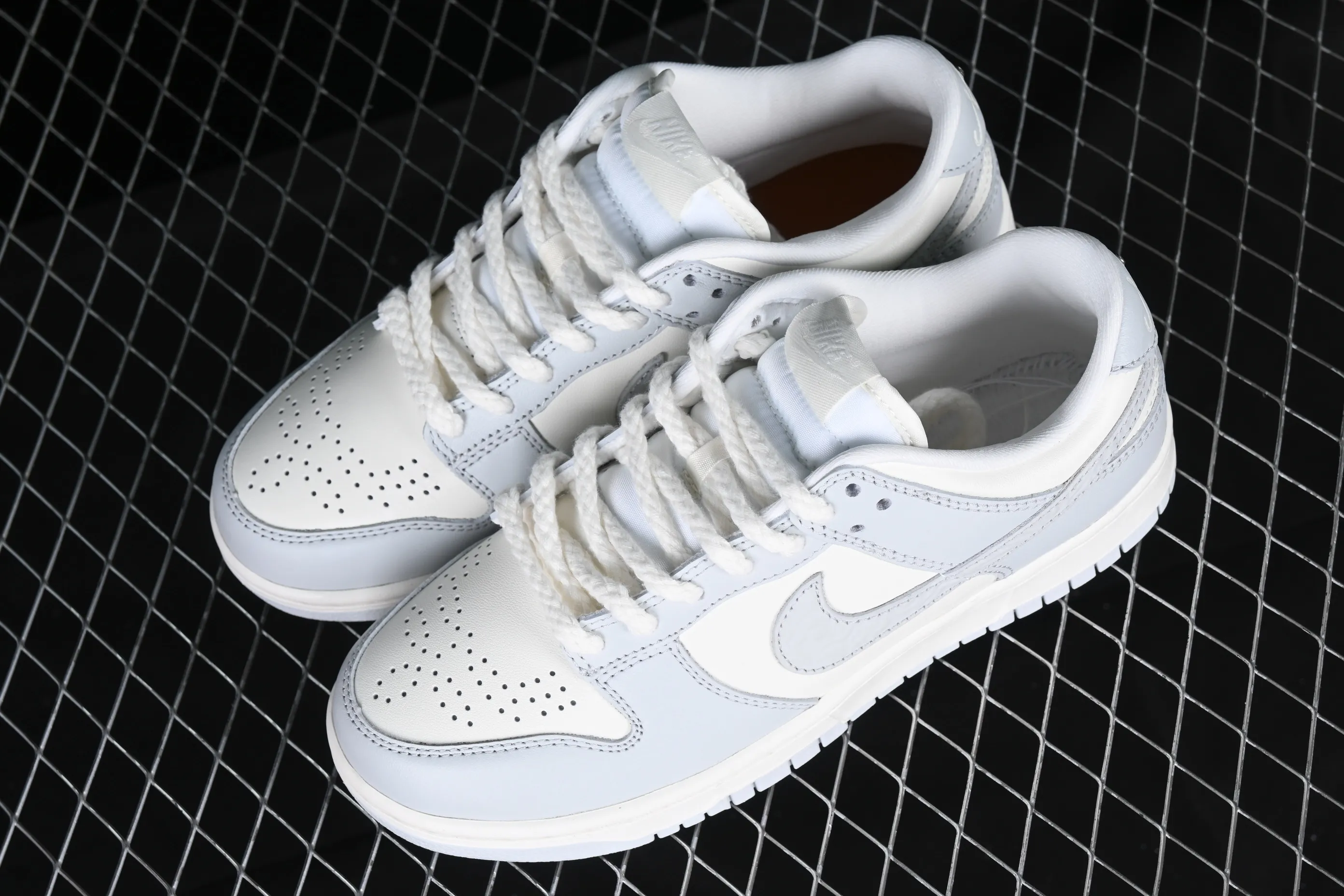All categories Nk SB Dunk series Nk SB Dunk Low low-top sneakers Y version Nk Dunk Low "Needlework" embossed gray SB low-top sports and leisure sneakers FJ4553-133